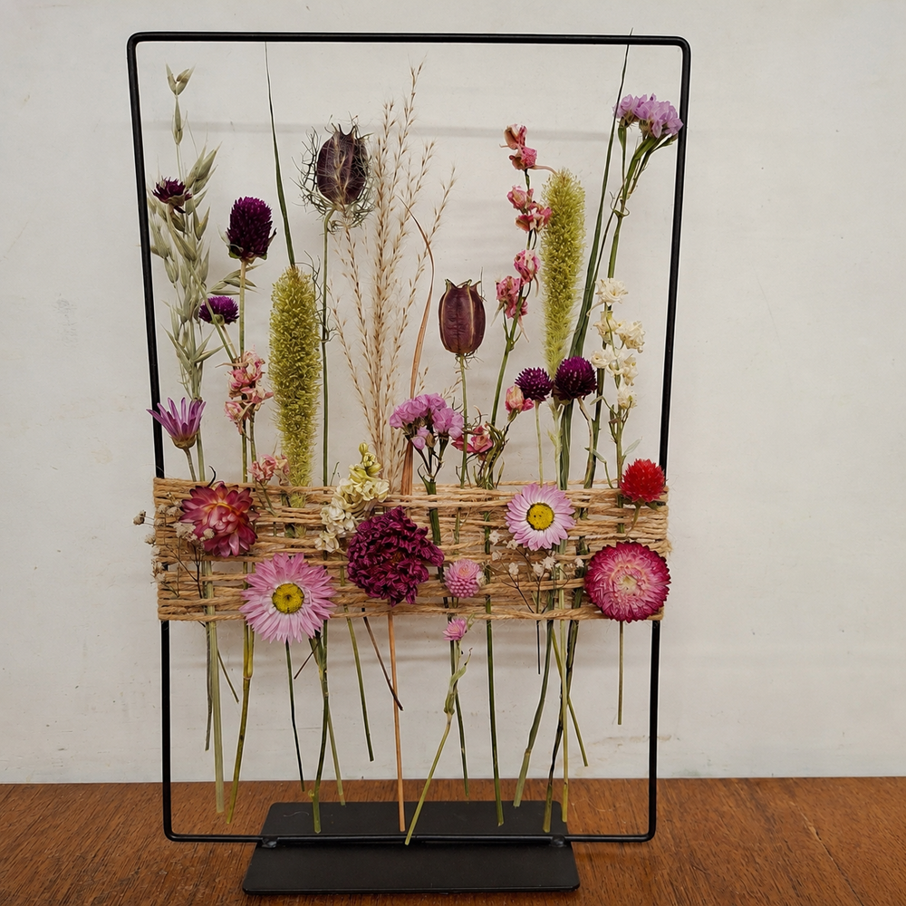 Frame met touw en droogbloemen